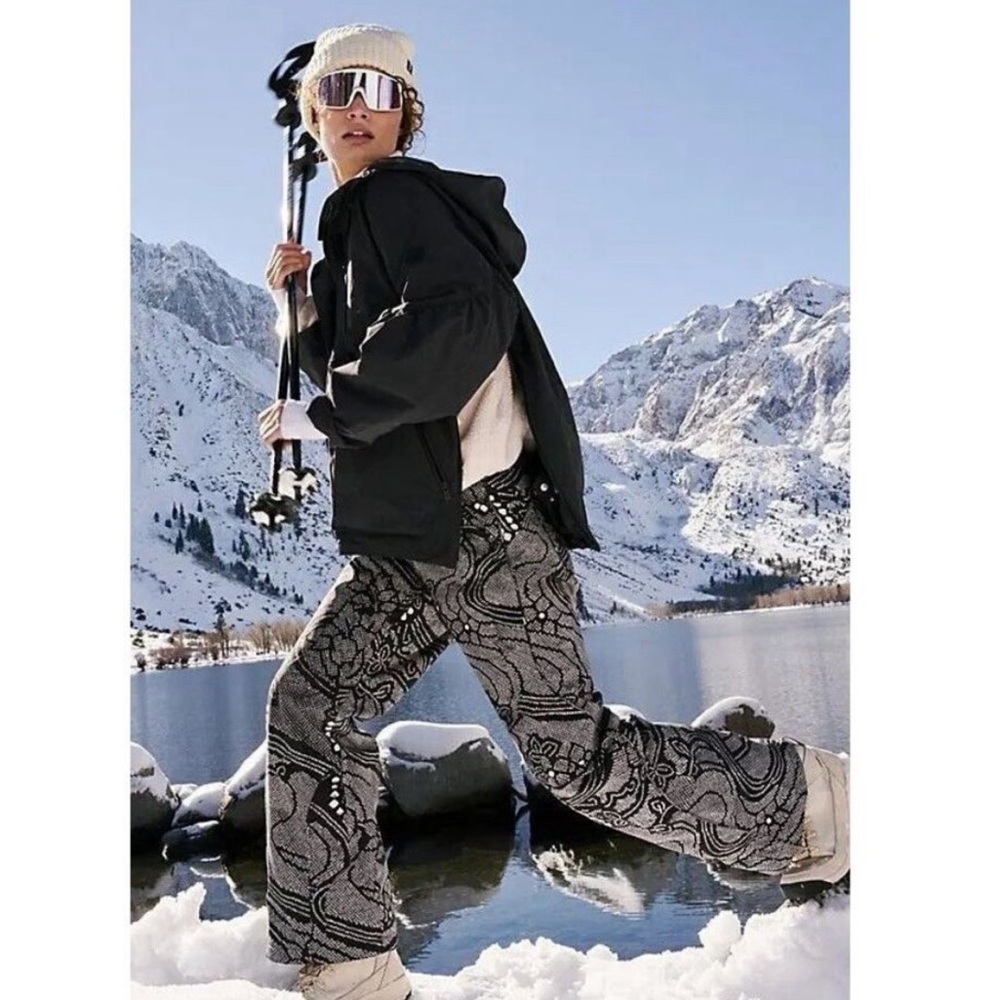 NWT Free People x FP Movement Bunny Slope Printed Ski Pants Size XS